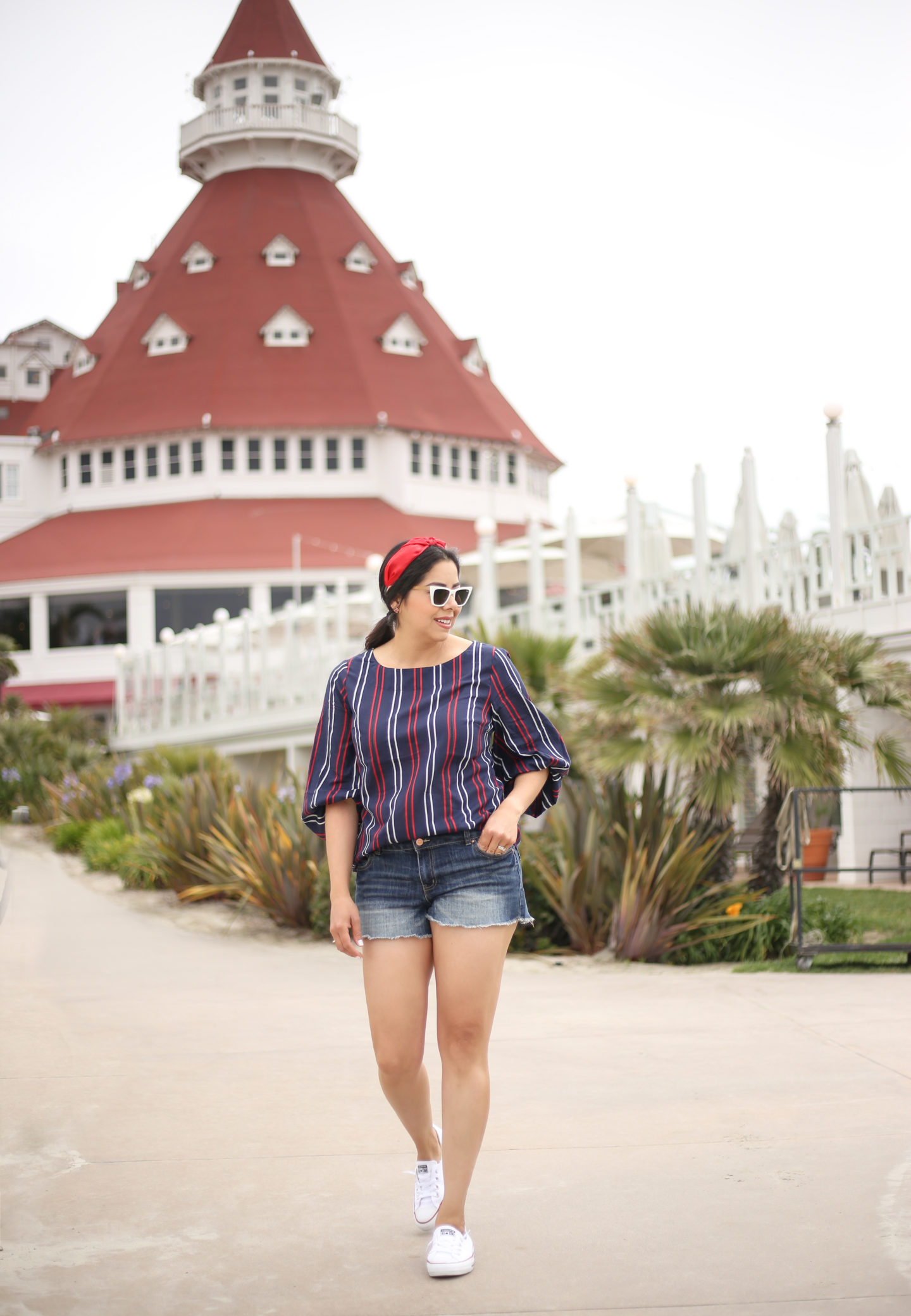 fourth of july outfit idea in san diego with hotel del coronado in the background