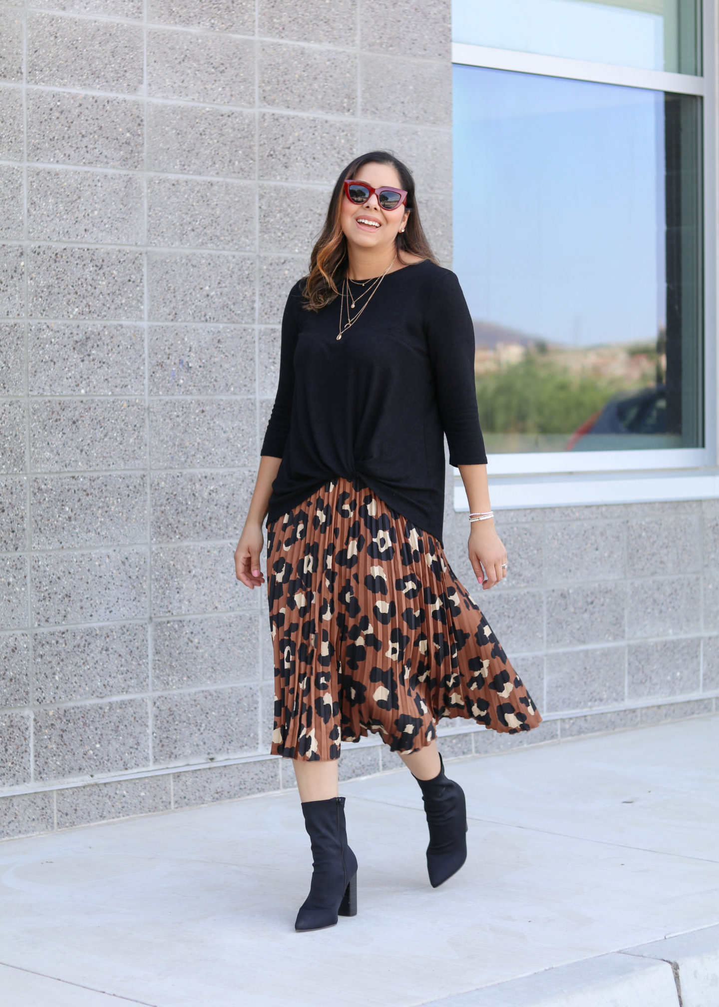 Casual and Dressed Up Thanksgiving Outfit Ideas - Lil bits of Chic