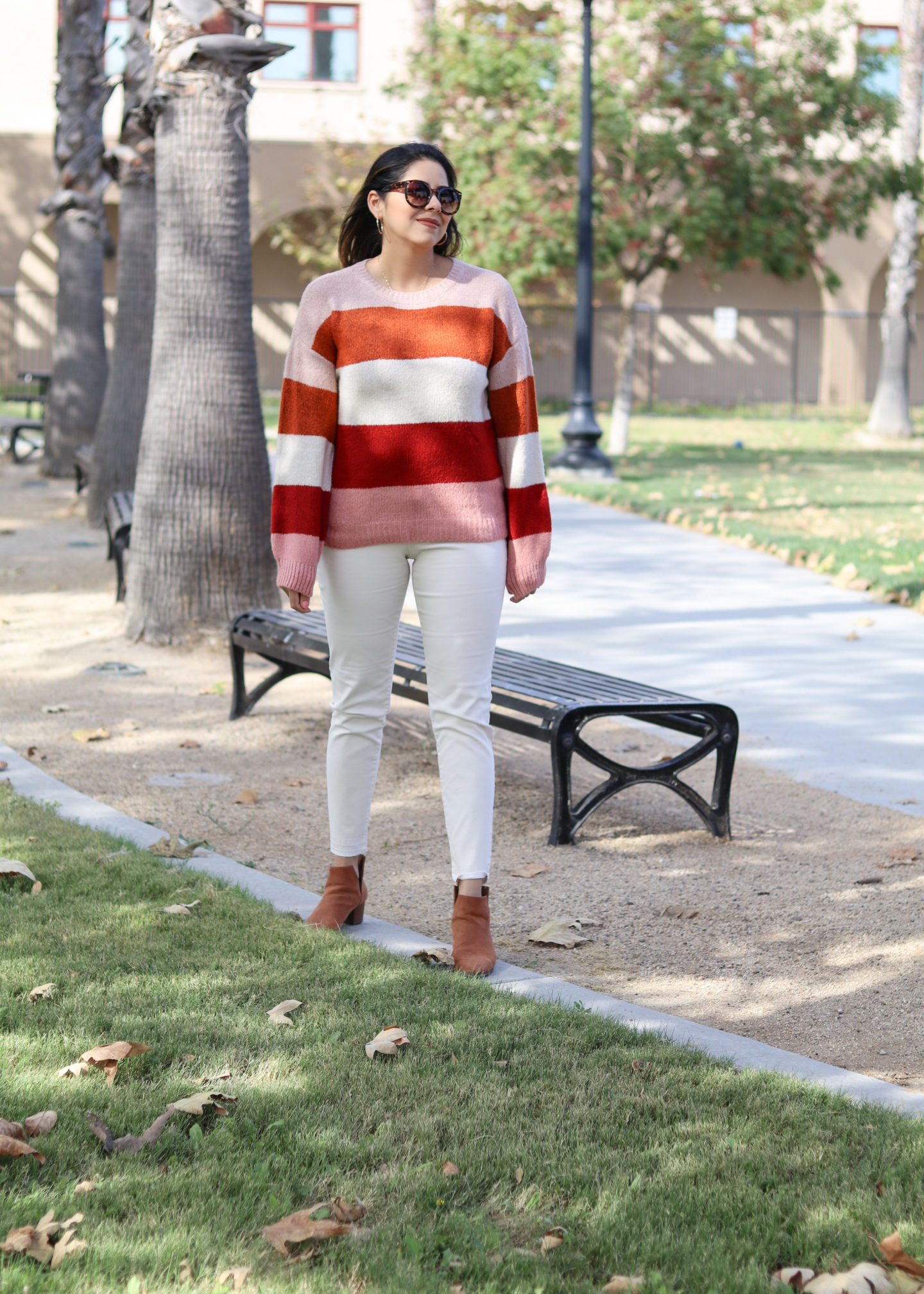 Cute sweaters for Thanksgiving, Affordable and chic casual Thanksgiving Outfit