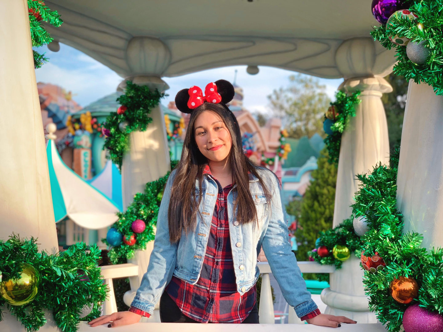 Holiday Time at Disneyland Outfit Ideas + 5 things you shouldn't miss!