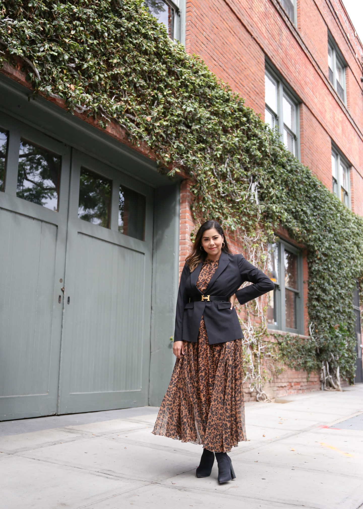 Fall outfit with Hermes belt, belted black blazer over maxi dress, Latina fashion blogger