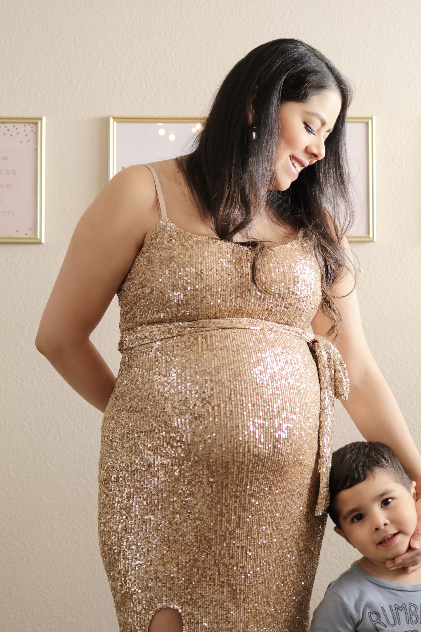 Glam maternity dresses, san diego mom blogger, gold sequins dress