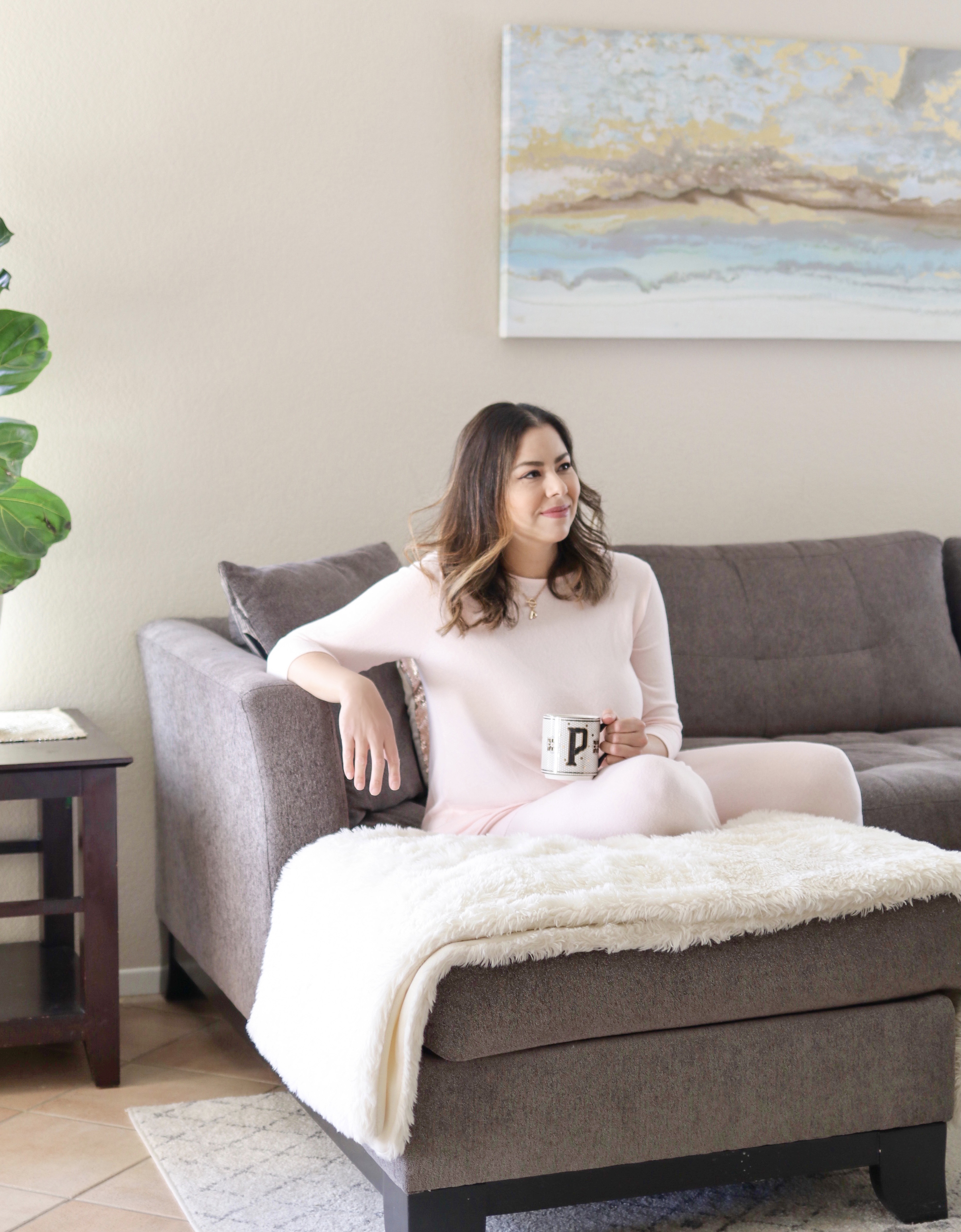 At home with San Diego Style Blogger lilbitsofpau, stylish mom blogger, latina style blogger