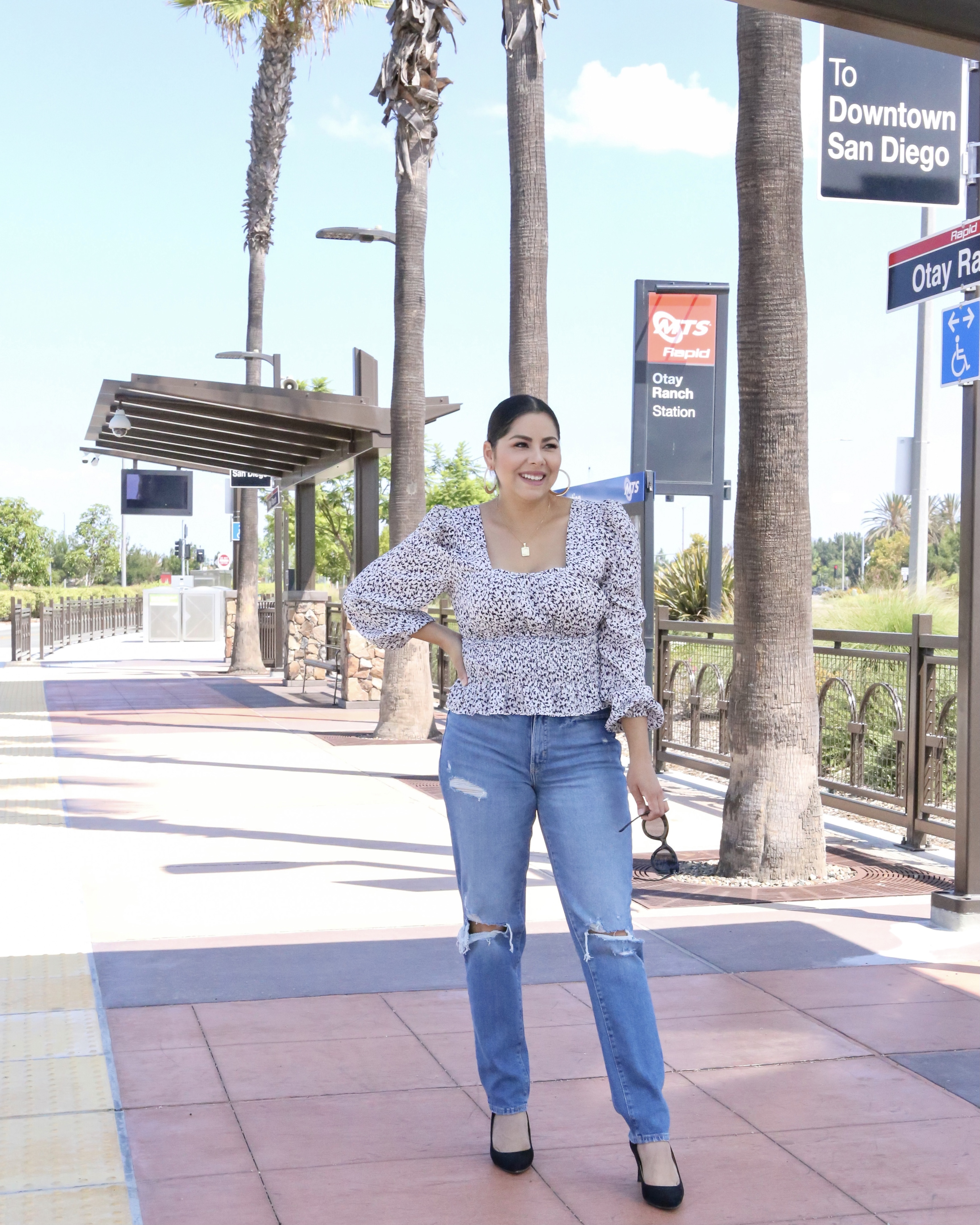 casual Going out style over 30, stylish mom jeans