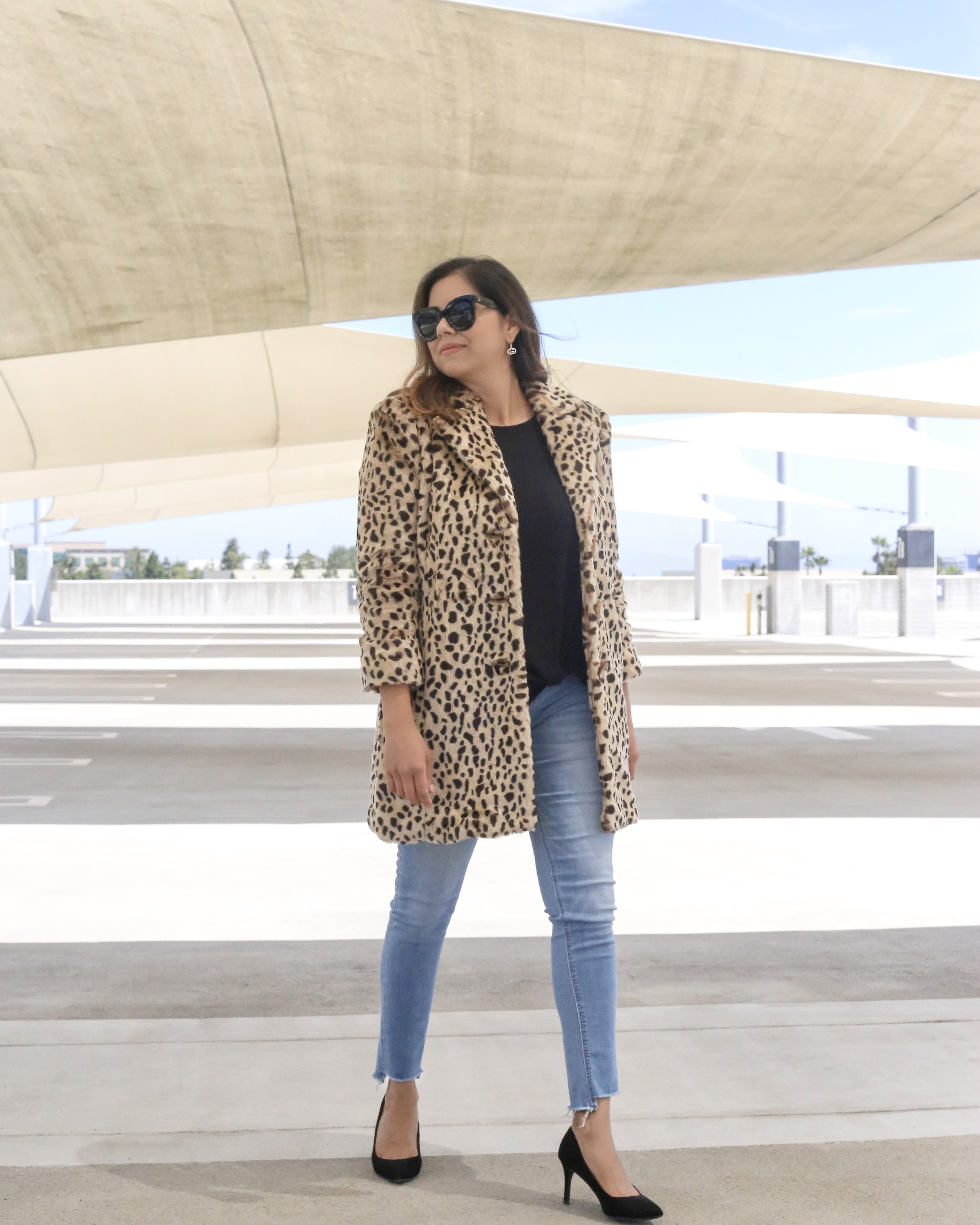 Fall style over 30, faux leopard coat and jeans outfit