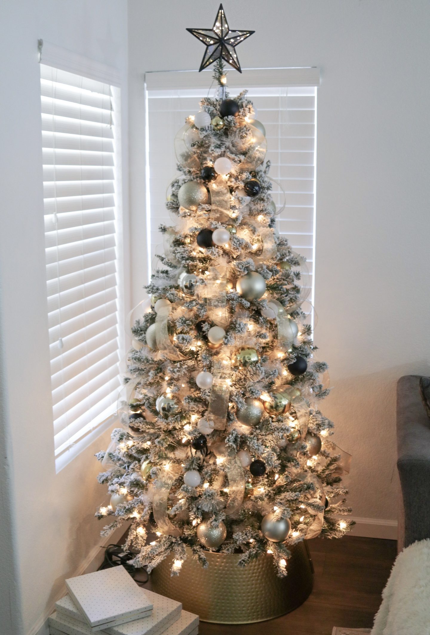 Elegant black white and gold Christmas tree, brass Christmas tree collar