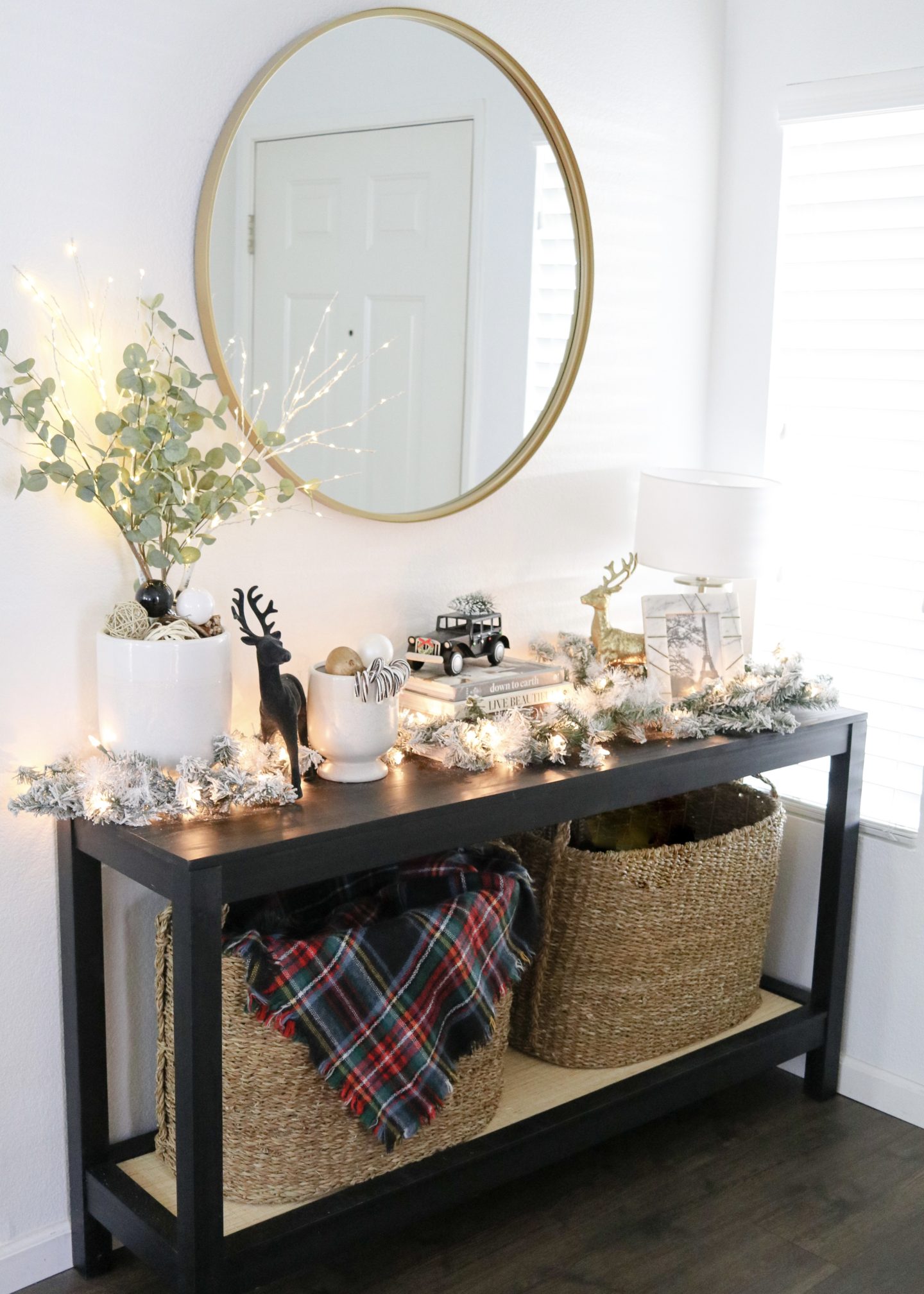 black and gold entryway home decor, entryway holiday home decor