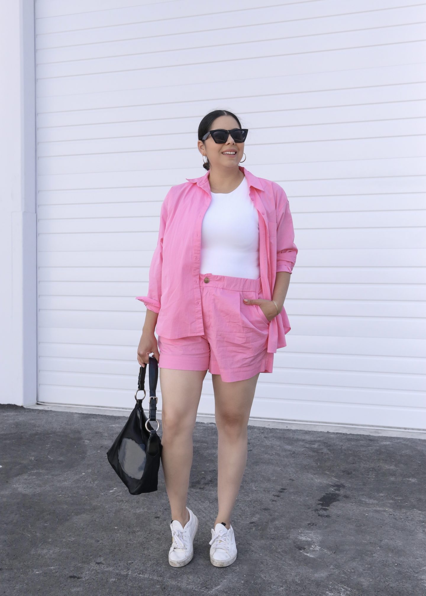 Hot Pink Bermuda Shorts Outfits For Women (1 ideas & outfits