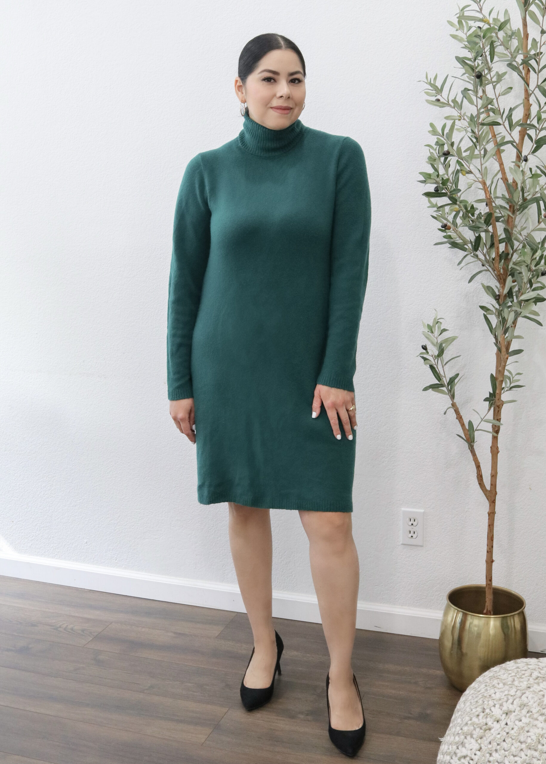 staying warm in winter, winter workwear, how to style a turtleneck dress